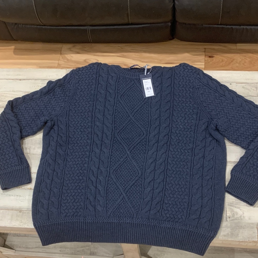 Vineyard Vines sweater
